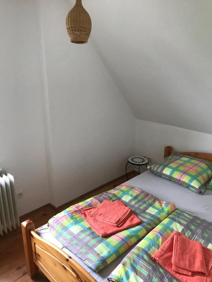 Charmante Altbau-Dg-Wohnung Мюнхен Екстериор снимка