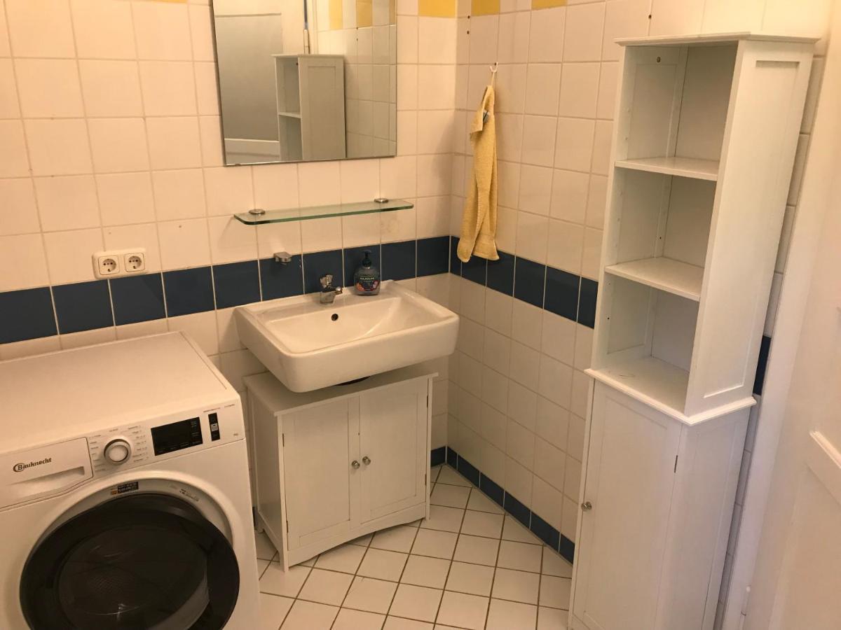 Charmante Altbau-Dg-Wohnung Мюнхен Екстериор снимка