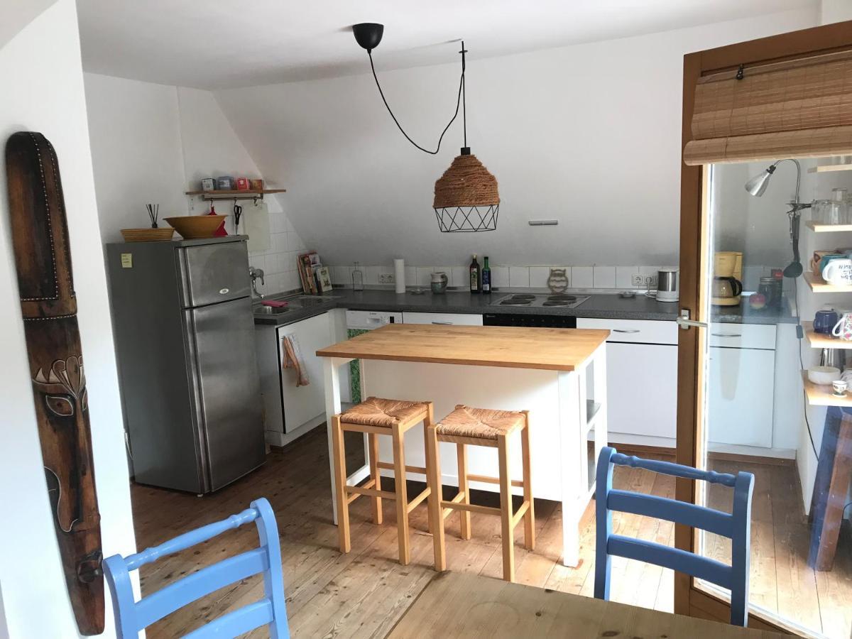 Charmante Altbau-Dg-Wohnung Мюнхен Екстериор снимка